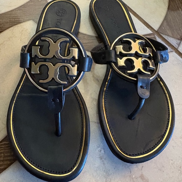 Tory Burch Black Sandals with Gold Detailing - Picture 4 of 4